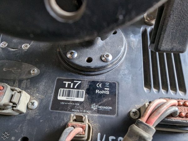 1. Система автоматичного водіння Ti7 GNSS L1+L2 RTK+3G гідравлічного типу SteerDirect Hydraulic (1801) 6 Система автоматичного водіння Ti7 GNSS L1+L2 RTK+3G гідравлічного типу SteerDirect Hydraulic