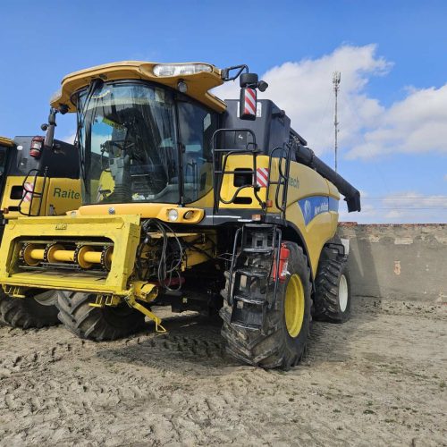 Комбайн зернозбиральний New Holland-CX8090 (с.н.321608002)