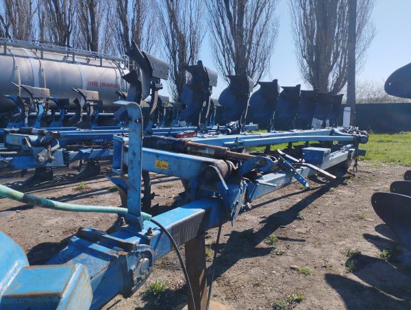 1743877154640 Плуг оборотний Lemken Diamant 8-корпусний напівнавісний