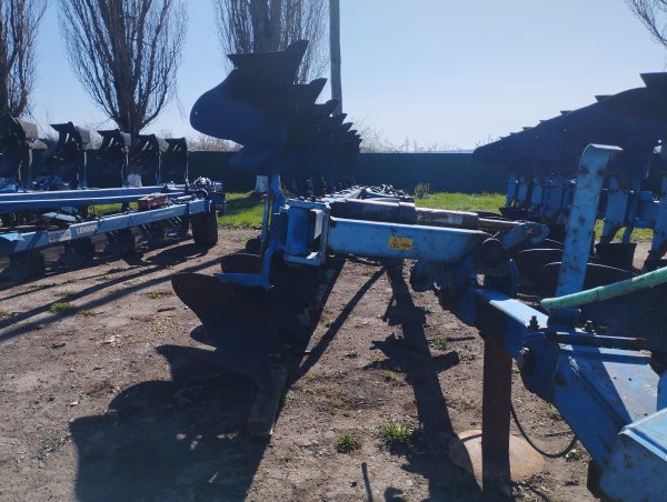 1743877199066 Плуг оборотний Lemken Diamant 8-корпусний напівнавісний