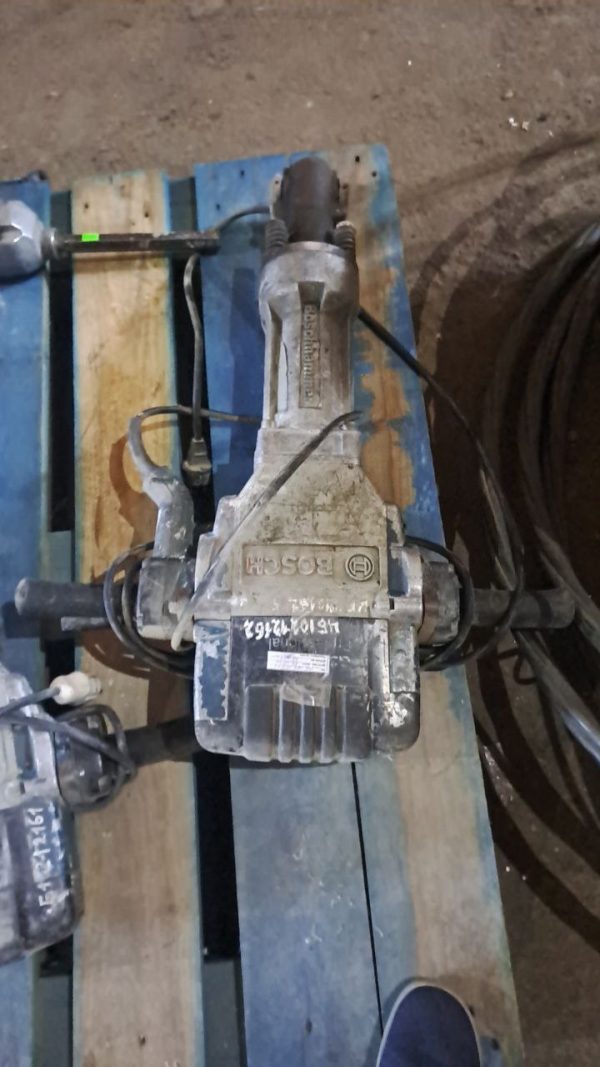 1745828401944 Відбійний молоток Bosch GSH 27 VC Professional