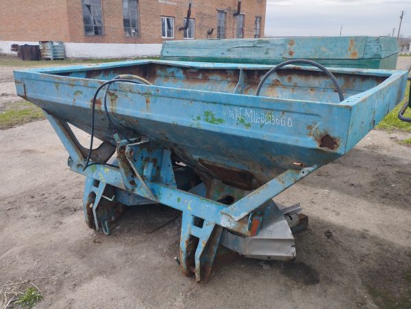 1747049086520 Розкидач мінеральних добрив Amazone-18