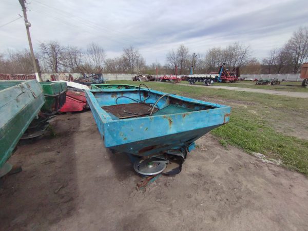 1747049086588 Розкидач мінеральних добрив Amazone-18