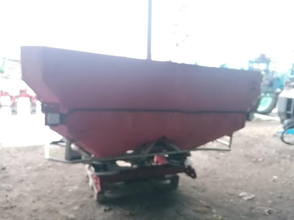 6. Розкидач добрив Kuhn Axis-24 №5128 3 Розкидач добрив Kuhn Axis