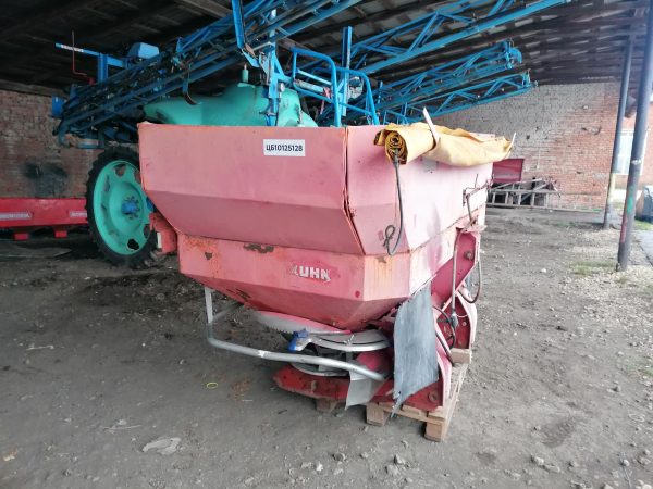 6. Розкидач добрив Kuhn Axis-24 №5128 6 Розкидач добрив Kuhn Axis