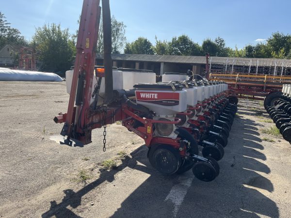 IMG_0478 Сівалка точного висіву Massey Ferguson 555 (MF555) 12R