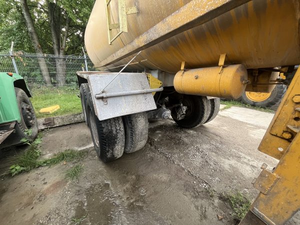 Напівпричіп-цистерна АЦ-22