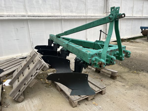 Плуг ПЛН-4-35