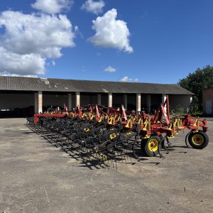 Культиватор суцільного обробітку Bourgault 8810-35 (18 м)