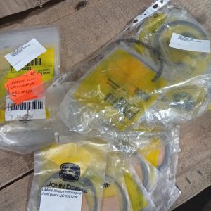 U44000 Кільце стопорне John Deere