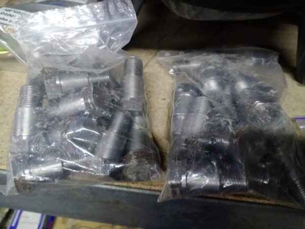 Болт-вісь диска правий, лівйи Monosem 7012.GA Болт-вісь диска M16х37х1.5мм лівий (20071281, 40071281) Monosem