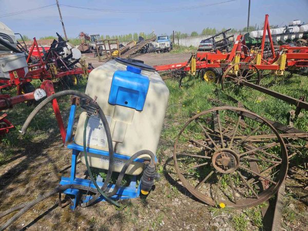 16. Обприскувач ЕКО-5,6 №10050061 2 Підживлювач навісний ЕКО-600