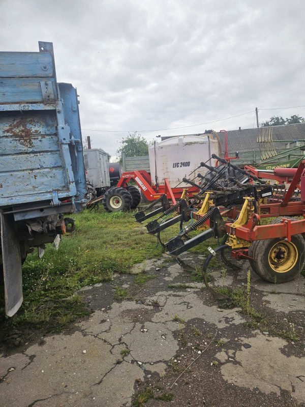 17. Культиватор суцільного обробітку Bourgault-8810-35 18 №0033778 3 Культиватор суцільного обробітку Bourgault-8810-35 18