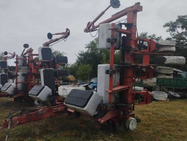 Сівалки точного висіву Massey Ferguson MF 555  12-рядні