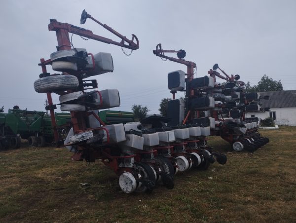 Сівалки точного висіву Massey Ferguson MF 555  12-рядні