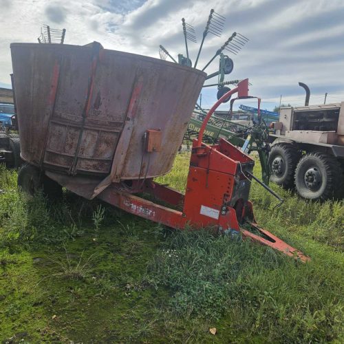 23. Кормороздатчик Kuhn EUROMIX I 2 Кормороздатчик Kuhn EUROMIX I 2005 р.