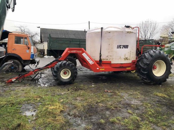 Розподільник мінеральних добрив Bourgault-LFC2400 (9 куб)