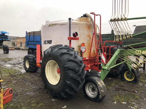 Розподільник мінеральних добрив Bourgault-LFC2400 (9 куб)