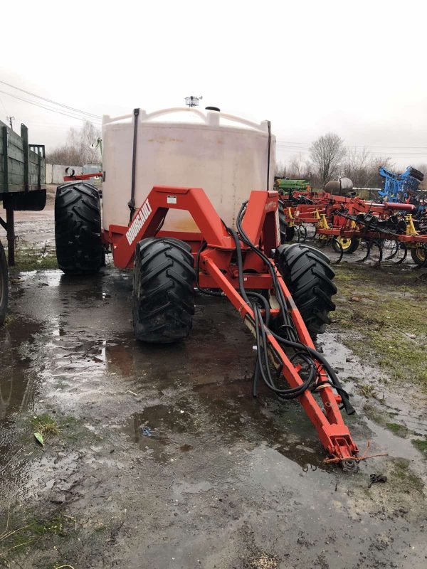 Розподільник мінеральних добрив Bourgault-LFC2400 (9 куб)