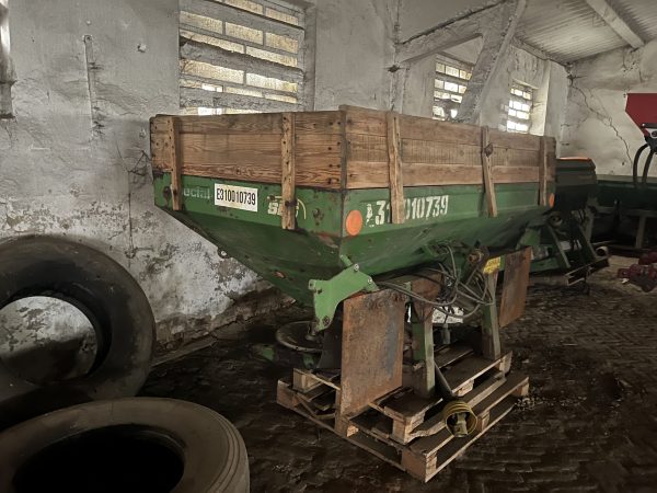 IMG_1417 Навісний розкидач мінеральних добрив Amazone ZAM‑1800
