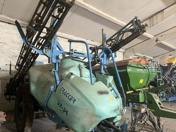 Причіпний обприскувач Berthoud Tracker 3200 (з 18-метровою штангою)
