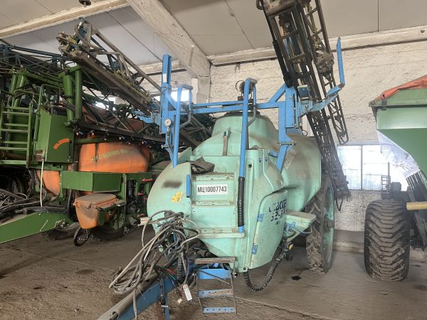 Причіпний обприскувач Berthoud Tracker 3200 (з 18-метровою штангою)