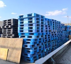 Піддони пластикові б/в