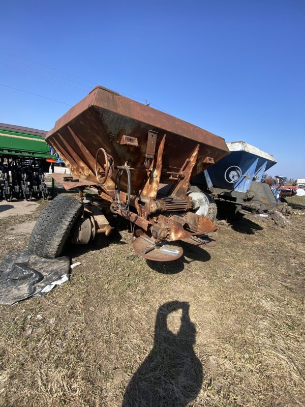 САЙТ IMG_8044 Розкидач добрив МВУ-8