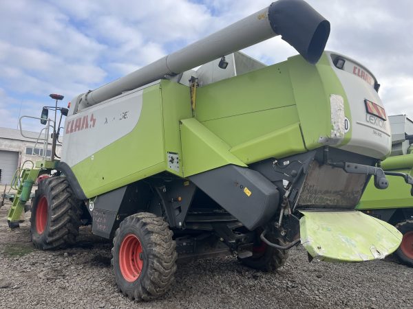 Зернозбиральний комбайн Claas Lexion 560
