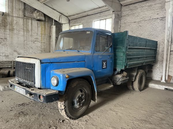 Вантажний автомобіль самоскид ГАЗ-САЗ-3507