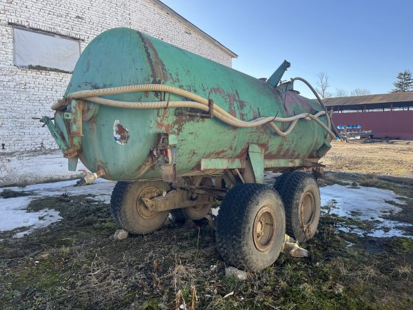 Напівпричіп-цистерна МЖТ-8