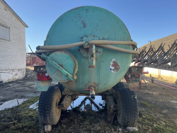Напівпричіп-цистерна МЖТ-8