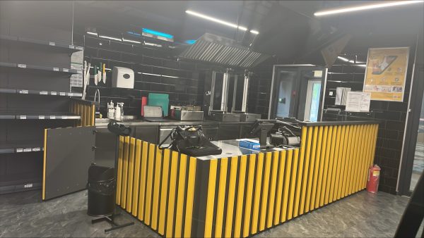 Барна ст 1 Барна стійка вздовж зони видачі товару