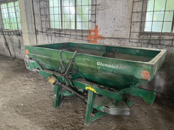 IMG_5455 Розкидач навісний мінеральних добрив Amazone ZA-M 1001