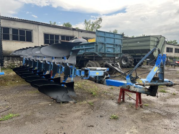 IMG_5619 Напівнавісний оборотний плуг Lemken Euro Diamant на 8 корпусів
