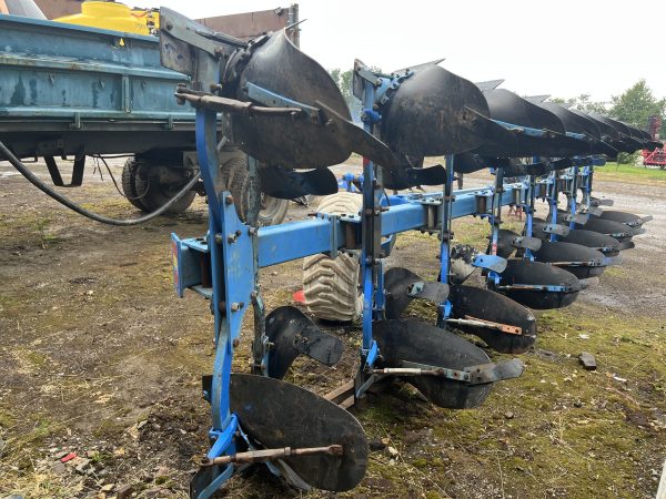 IMG_5627 Напівнавісний оборотний плуг Lemken Euro Diamant на 8 корпусів