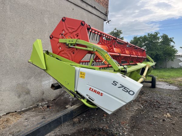 IMG_5723 Зернова жниварка Claas Vario 750