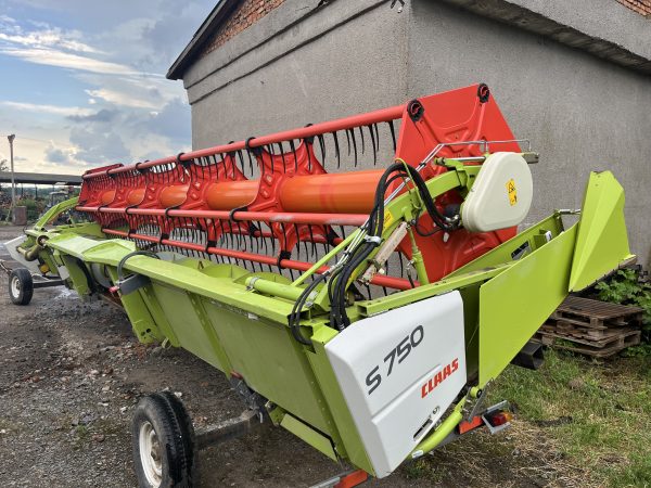 IMG_5728 Зернова жниварка Claas Vario 750