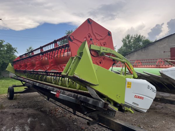 IMG_5731 Зернова жниварка Claas Vario 750