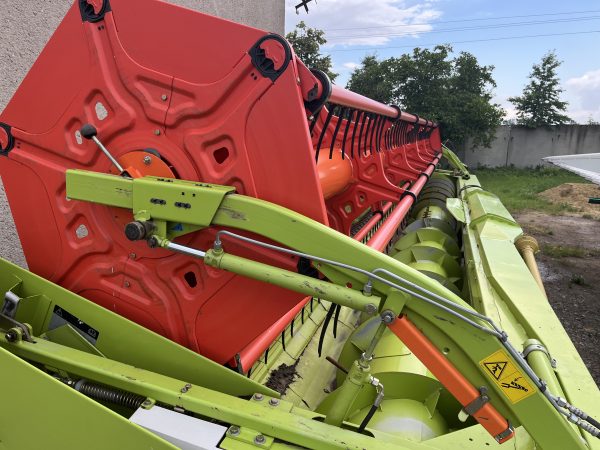 IMG_5732 Зернова жниварка Claas Vario 750