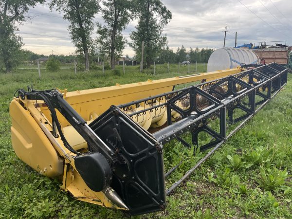 IMG_3859 Зернова жниварка New Holland Varifeed 30FT