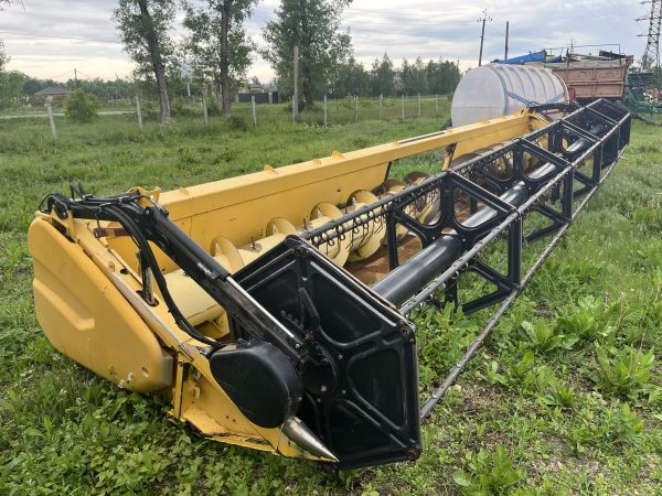 IMG_3860 Зернова жниварка New Holland Varifeed 30FT