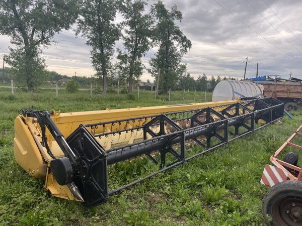 IMG_3862 Зернова жниварка New Holland Varifeed 30FT