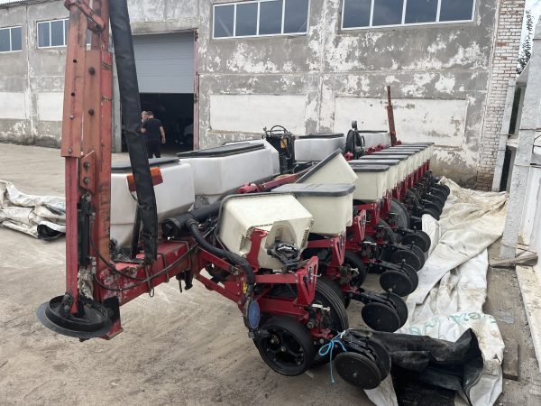 IMG_5795 Пневматична просапна сівалка точного висіву Challenger 8122 12R