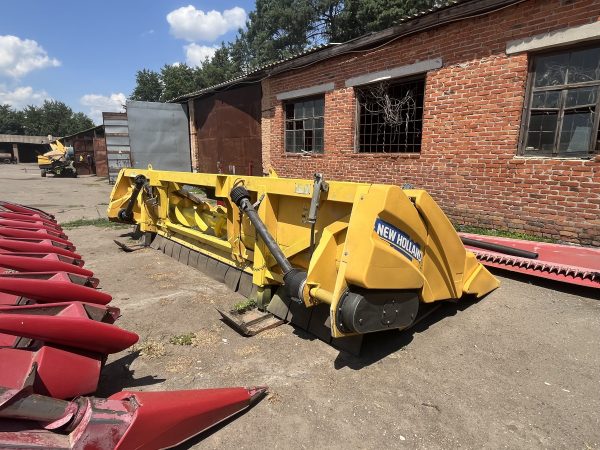 IMG_6548 Кукурудзяня жниварка 8-рядна New Holland